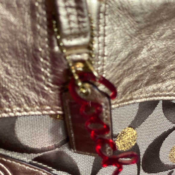 π π Host Pick ππ COACH LAURA SIGNATURE SECRET ADMIRER TOTE and WRISTLET - Picture 9 of 16